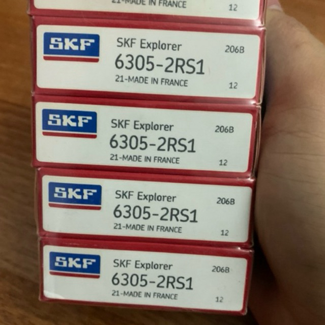 Vòng Bi 6305 SKF 2RS1 (mạ viền đen)