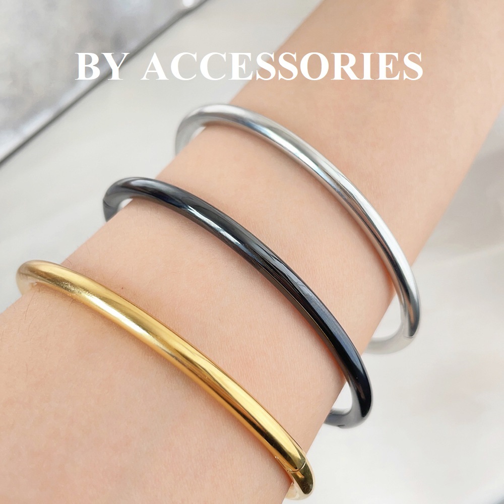 Vòng tay nam nữ unisex titan kiểu tròn trơn size lớn dày 4mm basic không gỉ CF09 BY ACCESSORIES