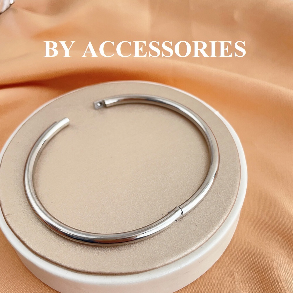 Vòng tay nam nữ unisex titan kiểu tròn trơn size lớn dày 4mm basic không gỉ CF09 BY ACCESSORIES