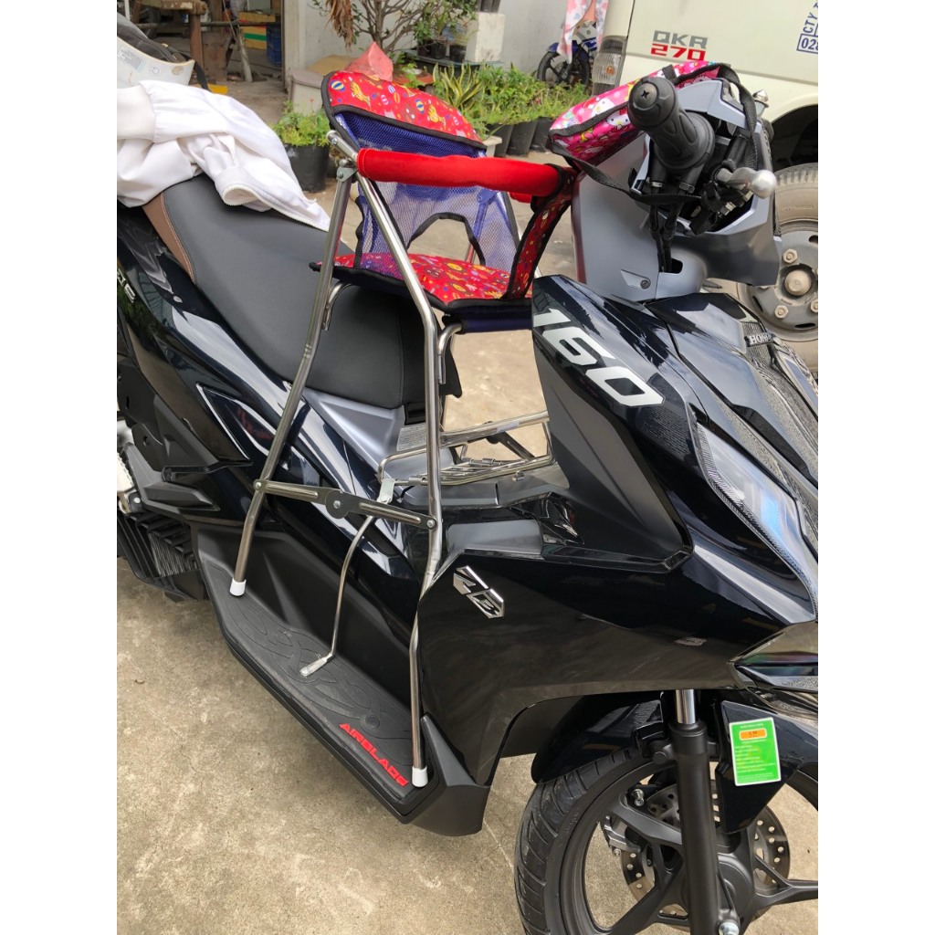 Ghế ngồi xe máy tay ga Airblade 2014 Đến Nay Inoc cao cấp , có vòng có dây đai an toàn cho bé