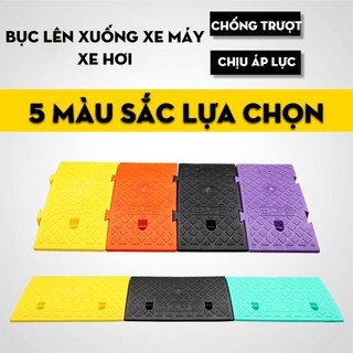 Dốc bục lên xuống xe máy, xe hơi bằng nhựa hình tam giác, Cầu dắt xe máy lên xuống bậc thềm chất liệu PVC bền bỉ