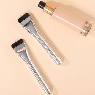 Cọ Trang Điểm Đánh Phấn Tán Nền Màu Bạc Foundation Brush Hình Vuông Chuyên Dụng Che Khuyết Điểm Tán Kem Nền