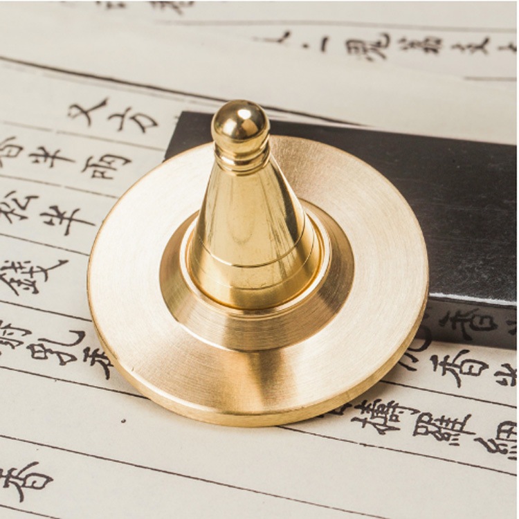 Khuôn tạo chóp xông bột, chất liệu đồng nguyên chất gồm phần đế và nón tạo tháp  Hktramhuong