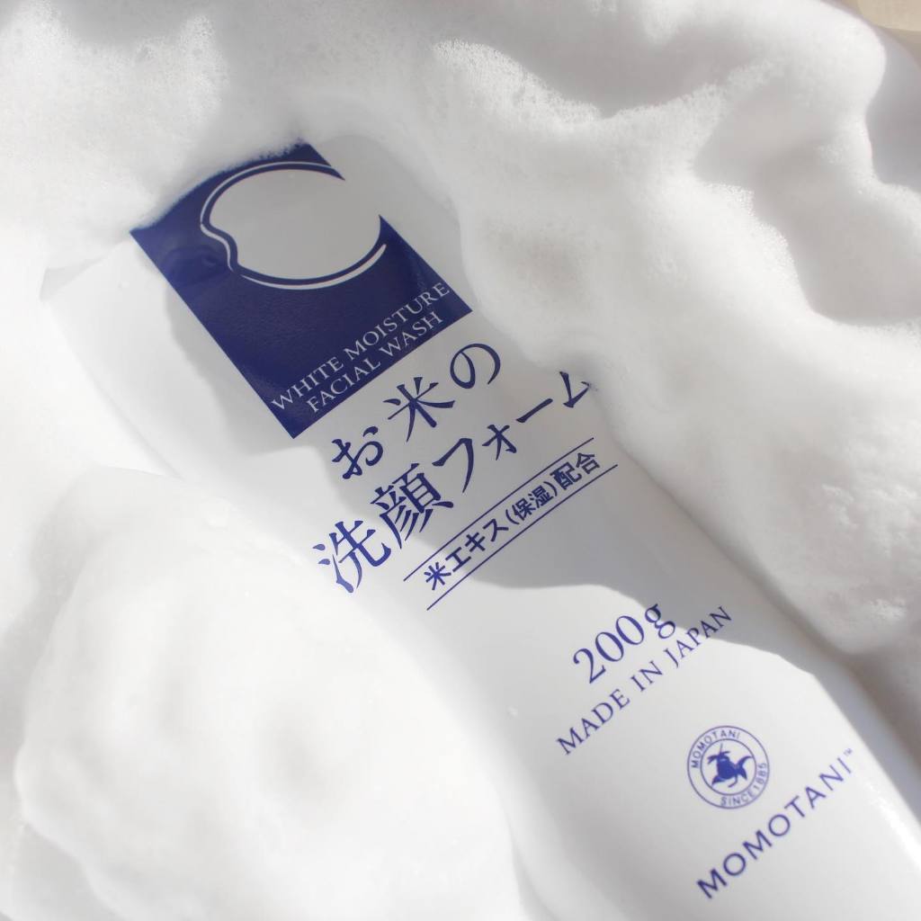Sữa Rửa Mặt Dưỡng Ẩm, Làm Trắng Chiết Suất Gạo Momotani White Moisture Facial Wash 200g