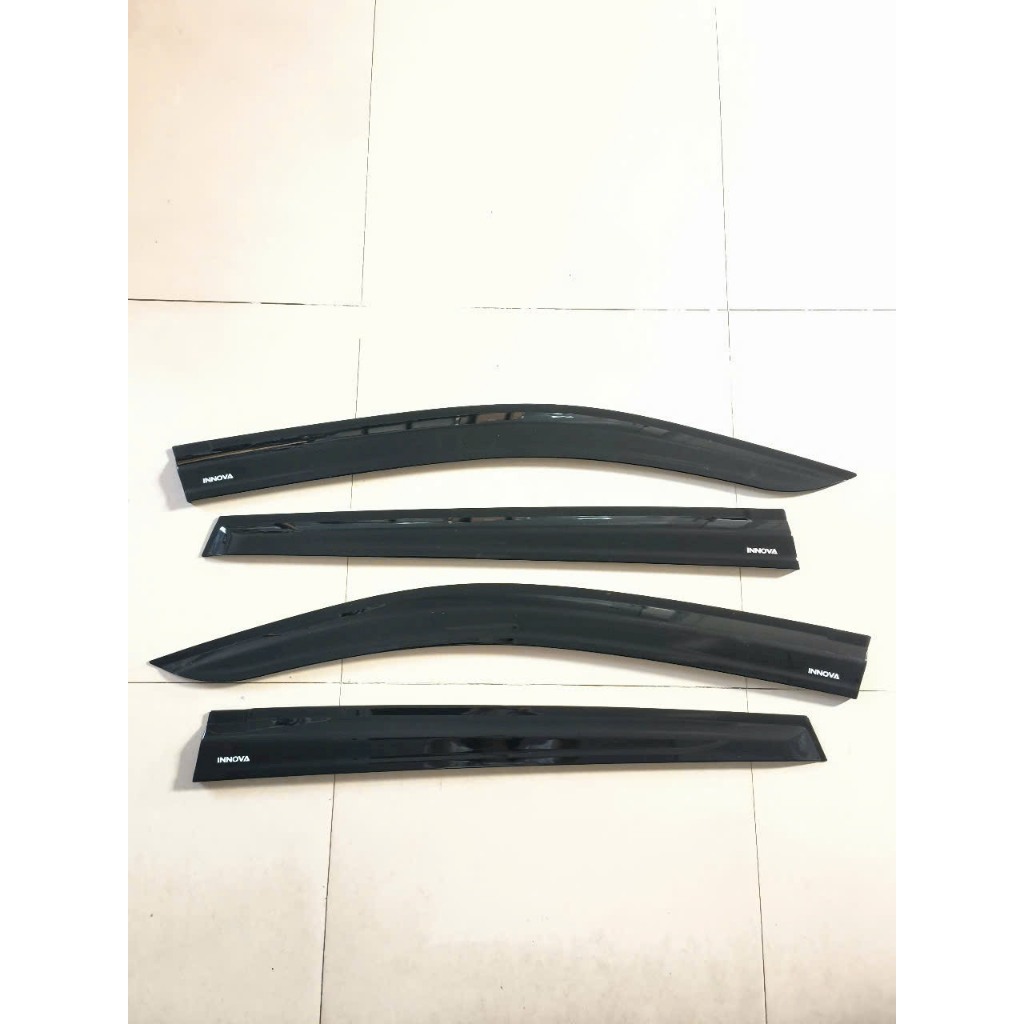 Vè che mưa xe Toyota Innova Cross 2024, Bộ vè mưa Chất liệu NHỰA ĐEN  ABS Thái Lan.