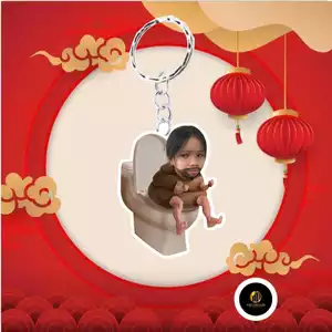Móc khóa in theo yêu cầu đi vệ sinh đáng yêu dành cho bạn bè người yêu - trí decor shop