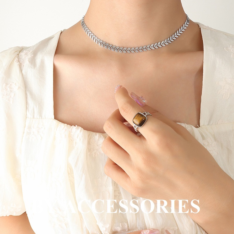 Choker vòng cổ nữ titan kiểu chiếc lá cách điệu song song mạ vàng 18K thời trang không gỉ BY ACCESSORIES
