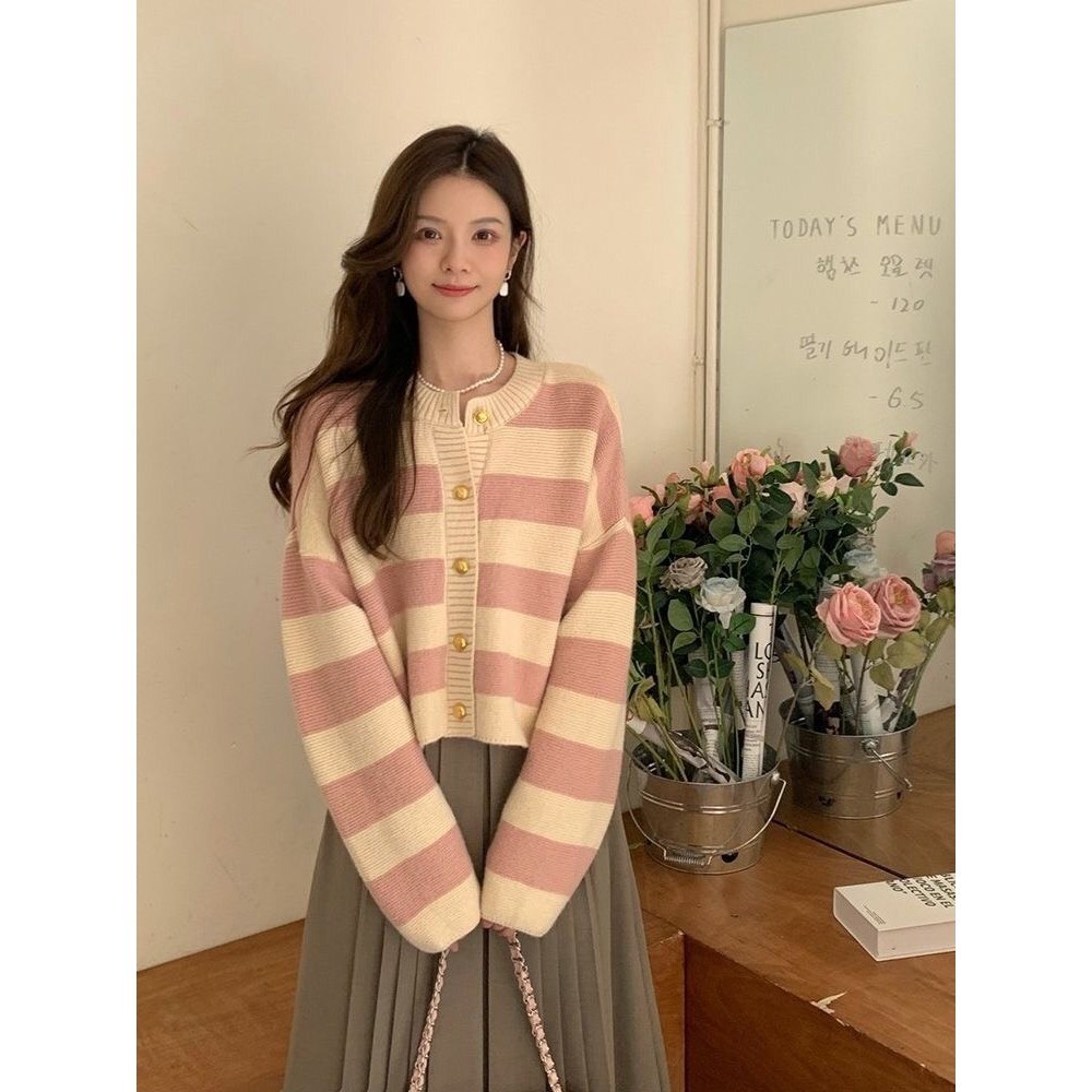 (HÀNG QCCC) Áo Cardigan len cúc vàng tiểu thư dáng croptop phong cách Hàn Quốc form rộng MT33 SP39