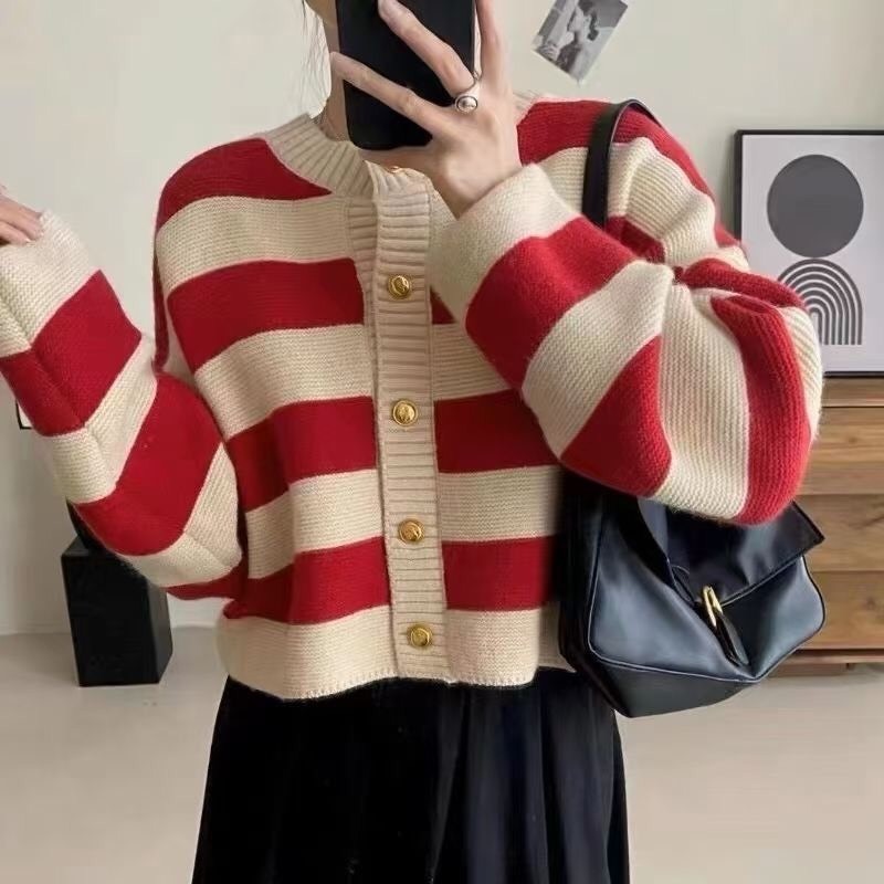 (HÀNG QCCC) Áo Cardigan len cúc vàng tiểu thư dáng croptop phong cách Hàn Quốc form rộng MT33 SP39