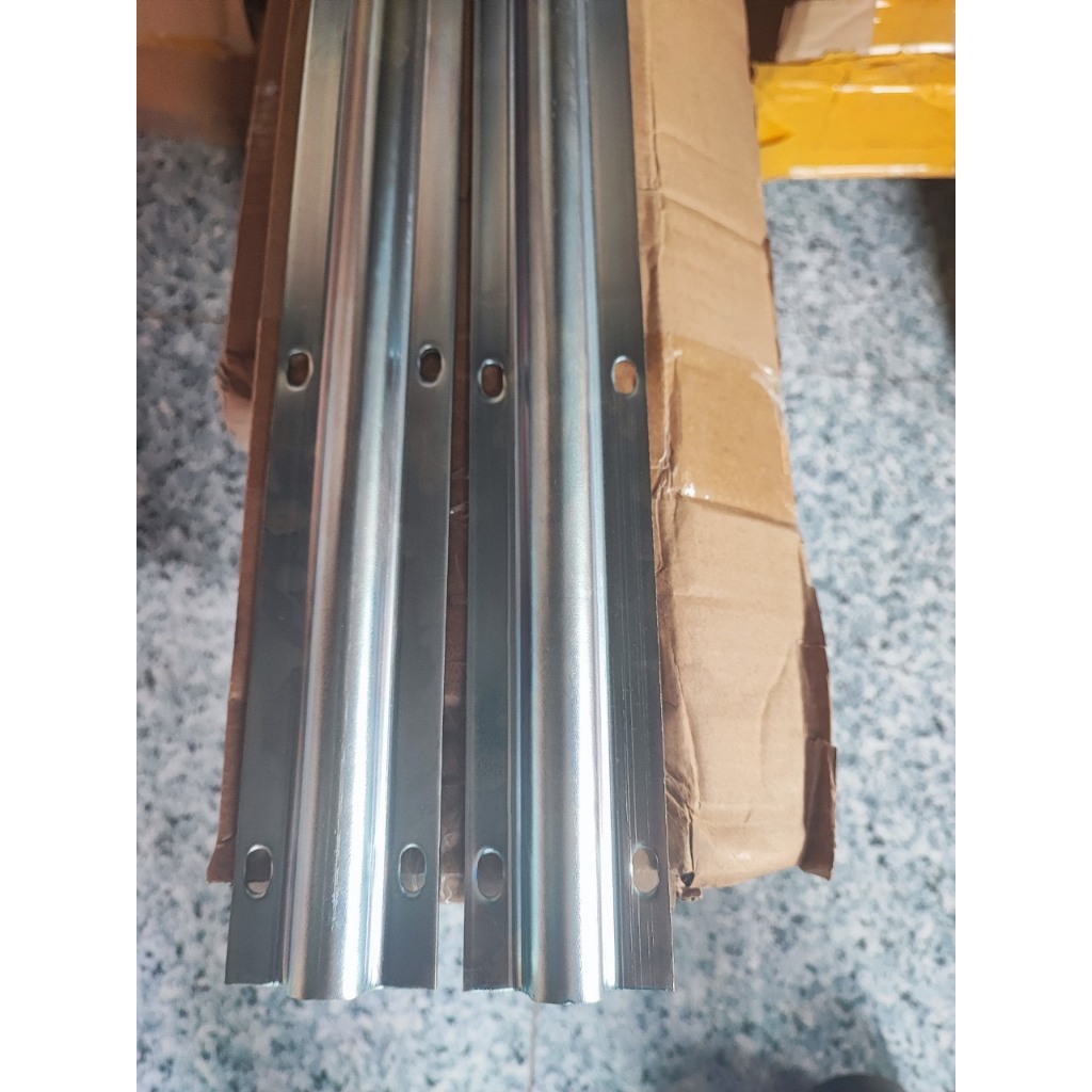Ray cửa cổng lùa U22mm  (U Lớn) - dài 1m