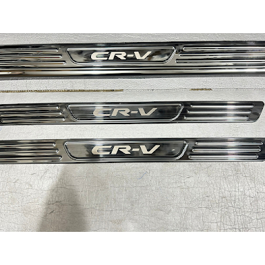 Ốp bậc cửa xe Honda Crv 2023-2024, Nẹp bước chân CRV Chất liệu Titan cao cấp. Bộ 8 miếng chống xước cửa