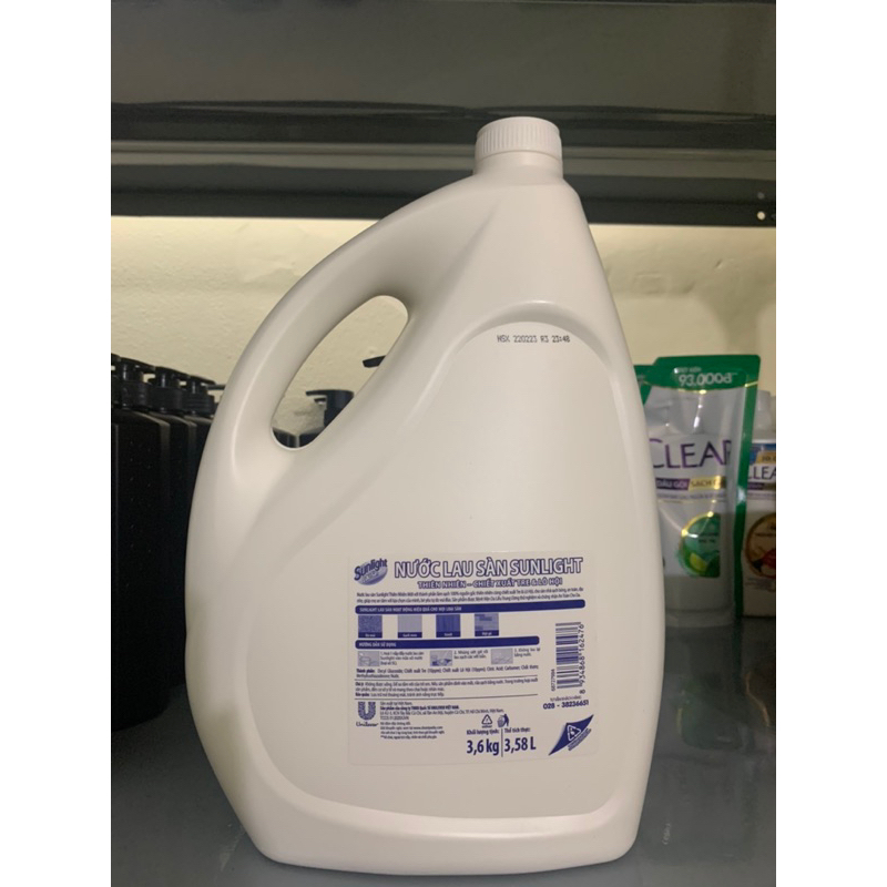 Nước lau sàn can Sunlight Ngăn côn trùng hiệu quả Chai 3,6 KG