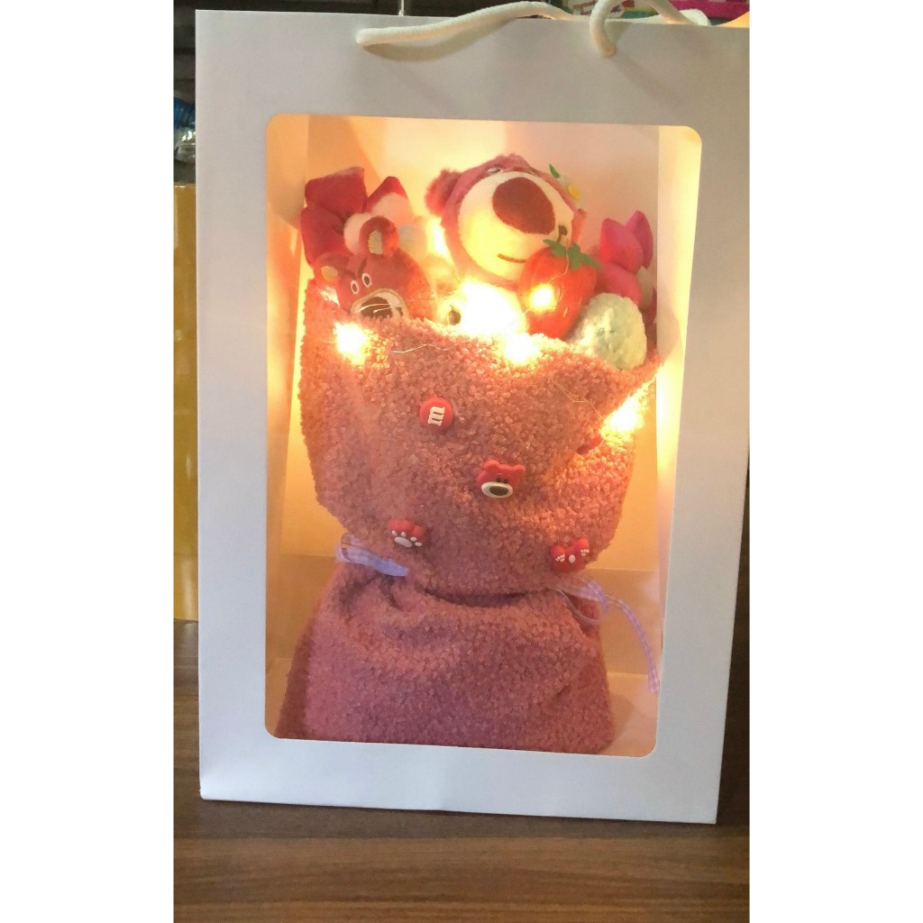 Bó hoa lotso nhồi bông nhiều màu sắc, bó hoa gấu dâu làm quà tặng bạn gái đáng yêu