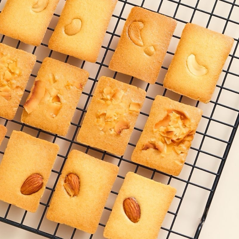 Bánh quy giòn mix hạt dinh dưỡng thơm ngon, hạt hạnh nhân, hạt điều, dừa sấy giòn bùi – 1 thùng