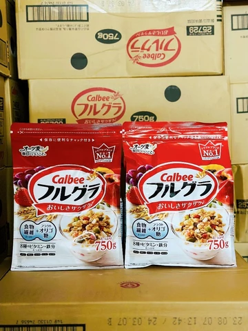 Ngũ cốc Calbee Ăn Kiêng Giảm Cân Nhật Bản mix sữa chua trái cây Granola dùng ăn sáng