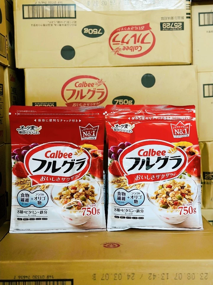 Ngũ cốc Calbee Ăn Kiêng Giảm Cân Nhật Bản mix sữa chua trái cây Granola dùng ăn sáng