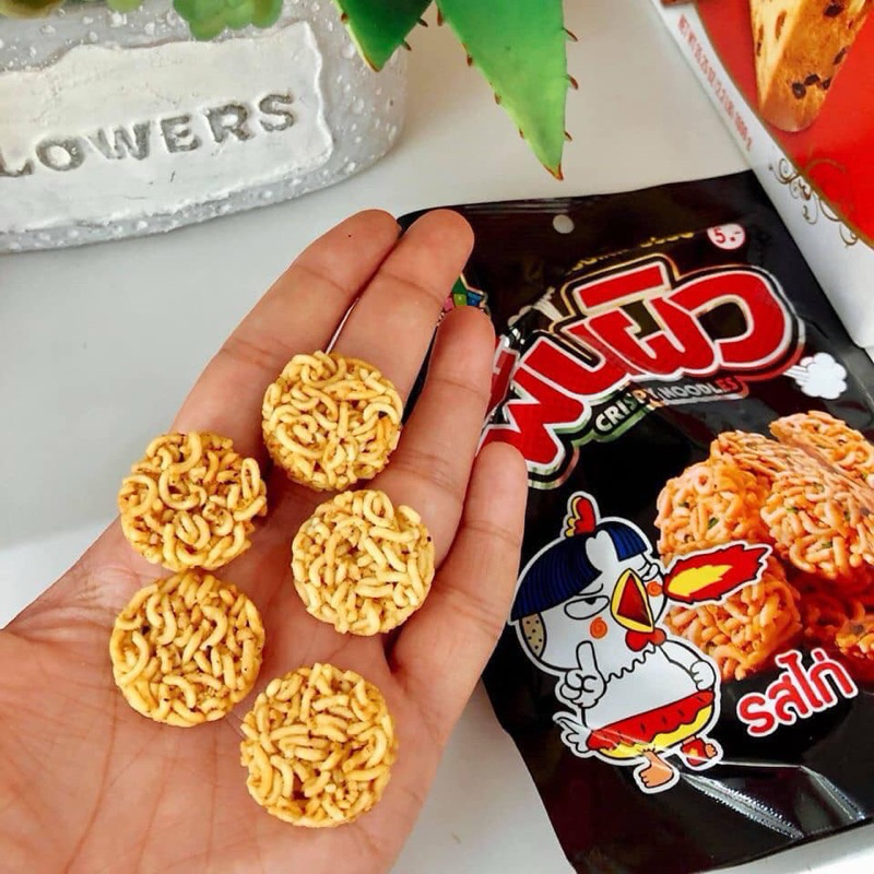 1 BỊCH 12 GÓI SNACK MỲ GÀ CAY VIÊN THÁI LAN