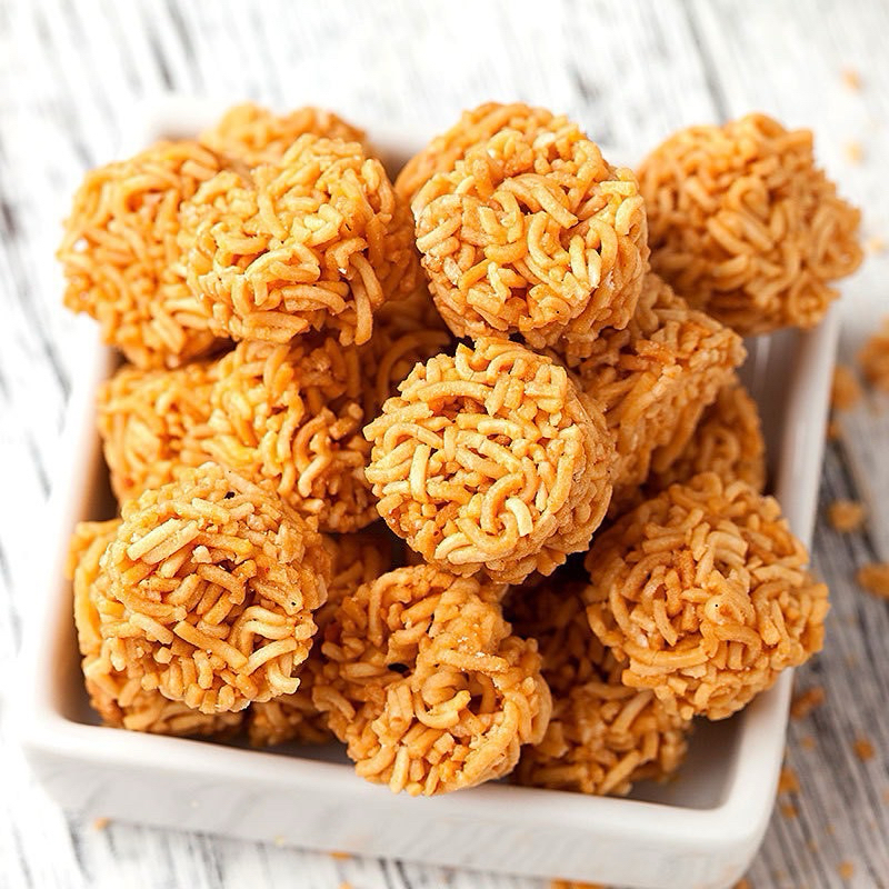 1 BỊCH 12 GÓI SNACK MỲ GÀ CAY VIÊN THÁI LAN