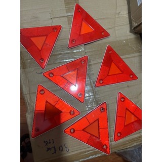 Miếng tam giác cảnh báo bé 15x15x15cm