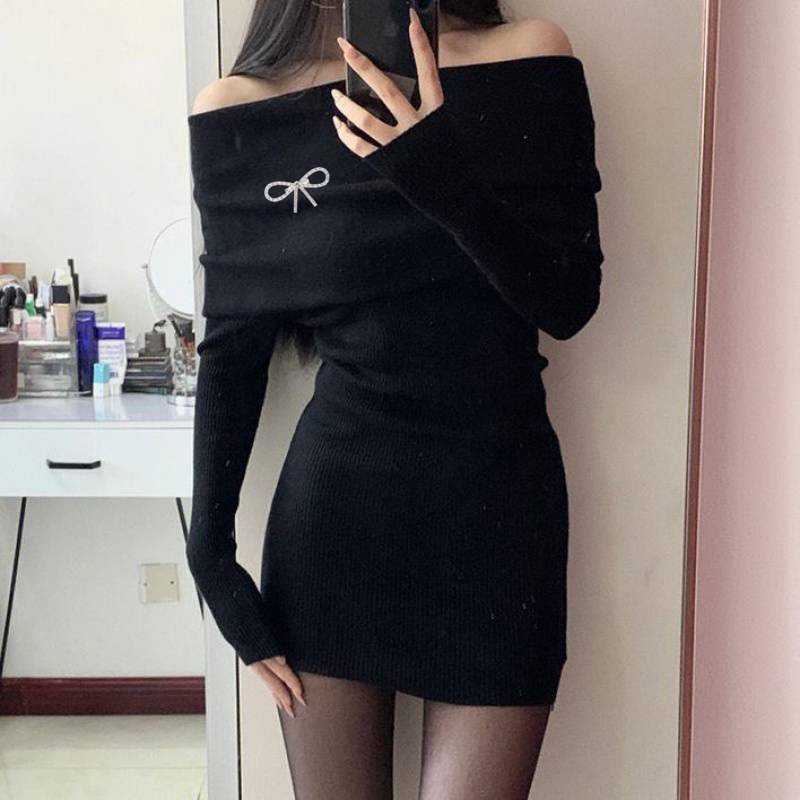 Đầm ôm body nữ trễ vai tay dài thời trang quyến rũ cho nữ tont màu đỏ đen dành cho mùa Noel , Tết- D09