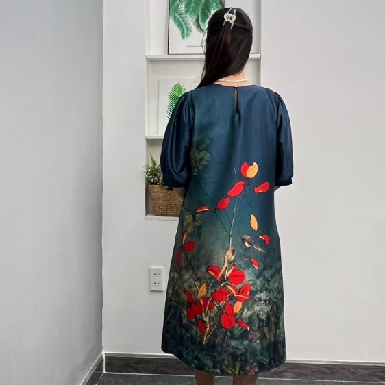 Ảnh Đầm Thiết Kế MAI THY, Mẫu Váy Đi Tiệc Sang Trọng Cho Mẹ Cổ Tròn Ngắn Tay Bigsize Chất Lụa Latinh In 3D Lịch Sự Trang Nhã 2