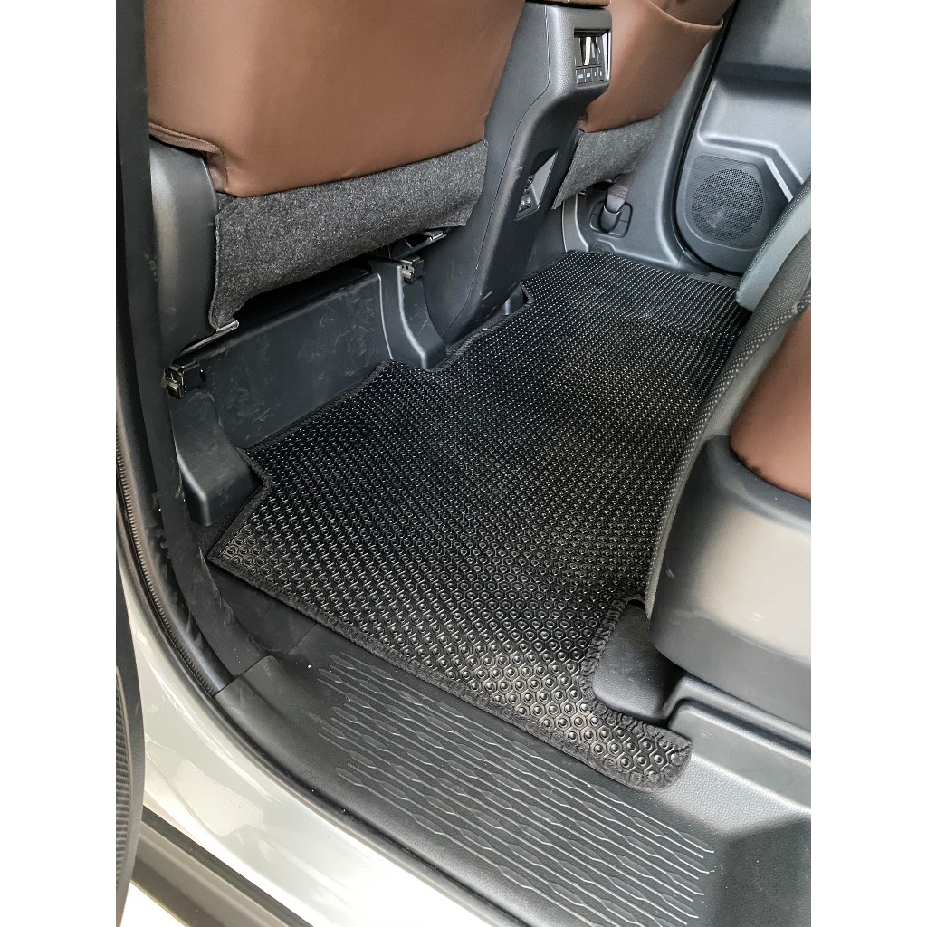 Thảm lót ô tô KATA cho xe Toyota Innova Cross, Hybrid (2023-2024) - Khít với sàn, Chống trơn, Không mùi, Không ẩm mốc