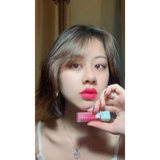 Son màu Hồng cánh sen, hồng mười giờ Dolly super matte lâu trôi, siêu lì lên môi chuẩn đẹp tươi tắn, trẻ trung