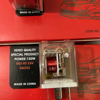 Combo 10 rơ le xi nhan 3 chân UUS vỏ đỏ điện 12v và 24v.