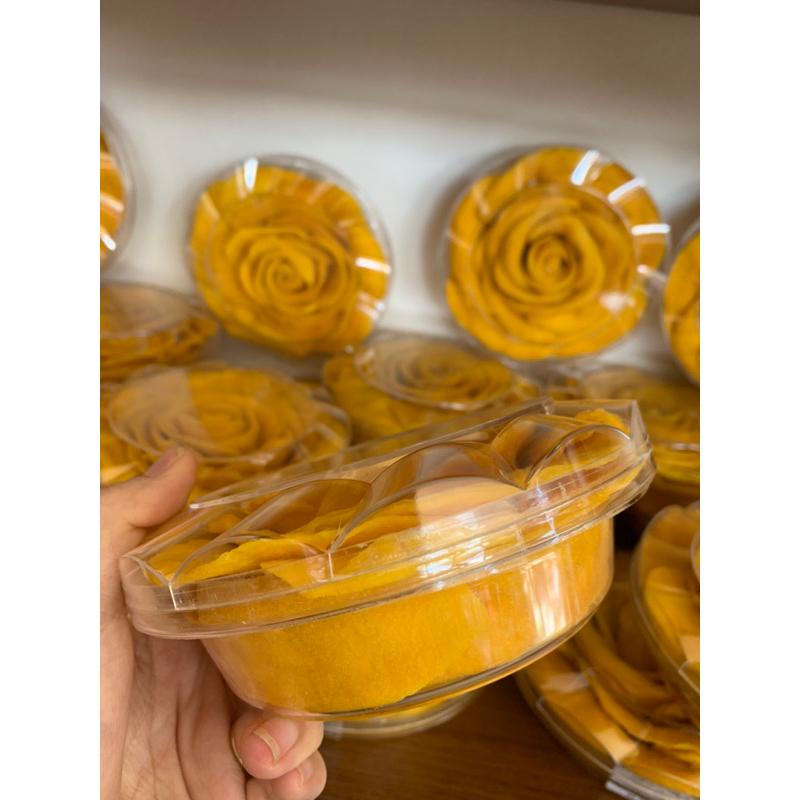 Xoài Sấy Dẻo Xếp Hoa Hồng Luka Food - Hộp 500g Hàng Loại 1, Vị Chua Ngọt, Mềm Dẻo, Không Xơ, Quà Biếu Sang Trọng