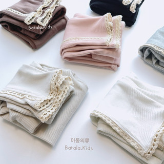 Quần legging cho bé có viền ren cực xinh Batala Kids