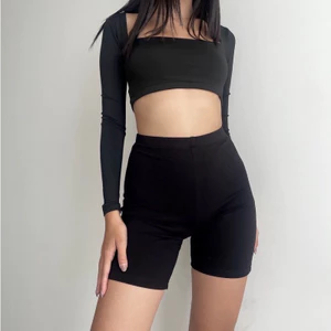 Quần thun ngắn biker có dây kéo sau chất thun dày umi ôm tôn dáng street style egirl Lolalalo