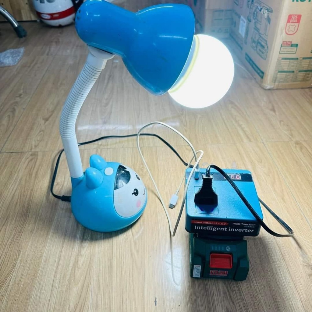 Bộ chuyển đổi nguồn pin 18V-21V lên điện 220V - sử dụng cho pin chân phổ thông Makita 4cm