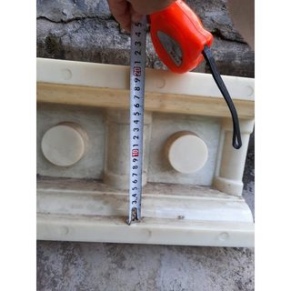 Khuôn Máng Lan Can 5 Lỗ Dạng Lỗ Sâu Hàng Dày Tặng Kèm Tấm Bịt 2 Đầu