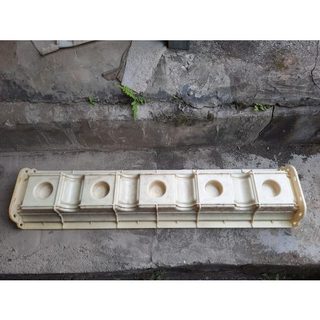 Khuôn Máng Lan Can 5 Lỗ Dạng Lỗ Sâu Hàng Dày Tặng Kèm Tấm Bịt 2 Đầu