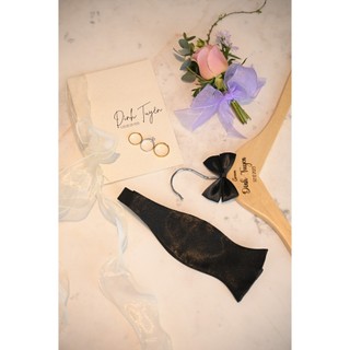 Móc Treo Quần Áo Bằng Gỗ Khắc Chữ Phong Cách Vintage Cho Cô Dâu Chú Rể (1 CÁI) | THAO WEDDING Guestbook Mẫu 0689