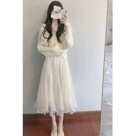 Set áo len và chân váy,áo len croptop vạt chèo chất len QC cao cấp dày và chân váy voan lụa 2 lớp cạp chun