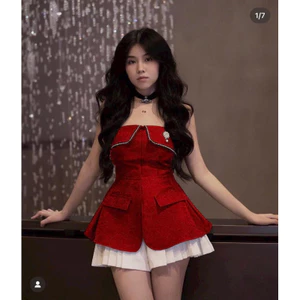 SET ÁO ỐNG NHUNG ĐỎ VIỀN CƯỜM ĐÍNH ĐÁ HOA PEPLUM + CHÂN VÁY XỐP TRẮNG XẾP LY