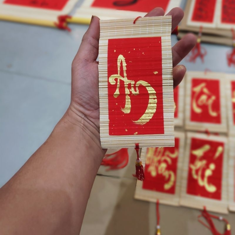 Combo 10 liễn thư pháp mini tag treo giỏ quà trang trí Tết đẹp chất ...