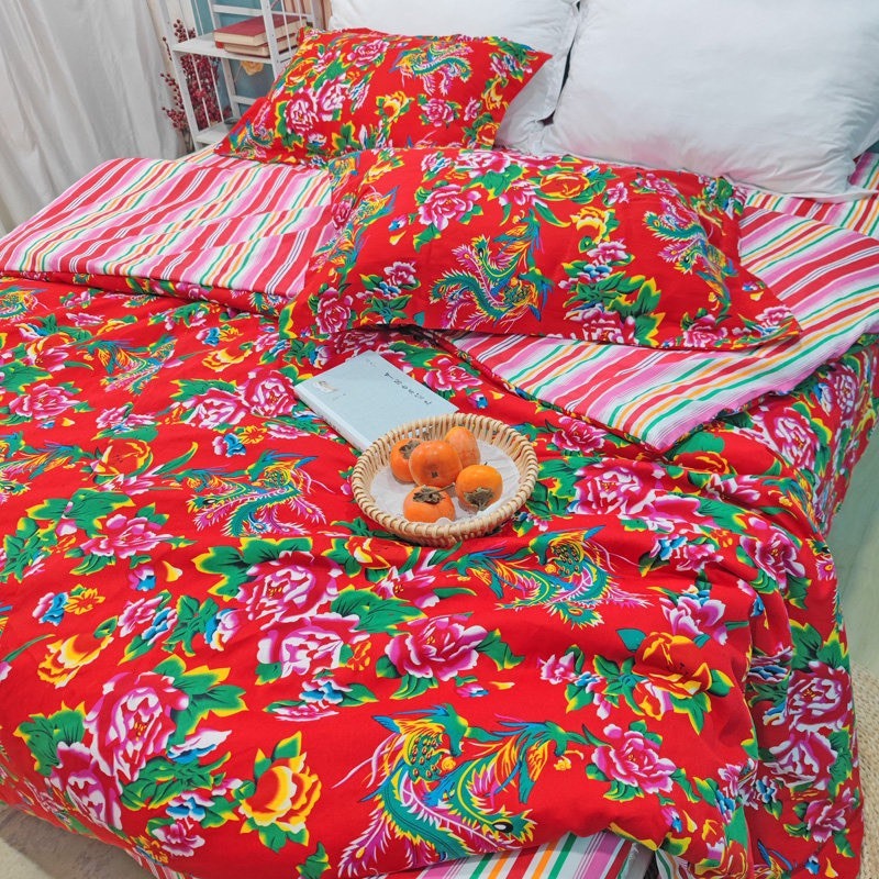 Vải lụa đỏ ,chăn con công trang trí, vintage, decor tết, khăn trải bàn, làm gối, nệm, may quần áo liền khổ - unisex K0