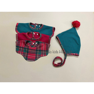 Yếm cánh hoa  chất liệu cotton waffet họa tiết giáng sinh