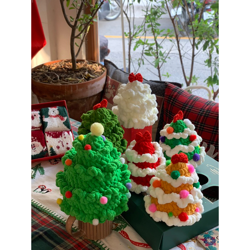Quà Tặng Noel Giáng Sinh Cây Thông Len Đế Gỗ Nhung Đũa Khổng Lồ Handmade by Haste Dễ Thương Unisex Độc Đáo Christmas