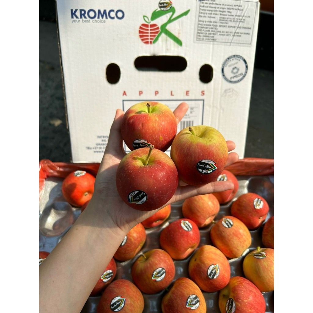 [ JENNY FRUIT ][ HÕA TỐC HCM ] Táo nam phi red fuji komco giòn ngọt 1kg