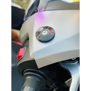 Nắp che chân kính Carbon Fiber xe máy cao cấp