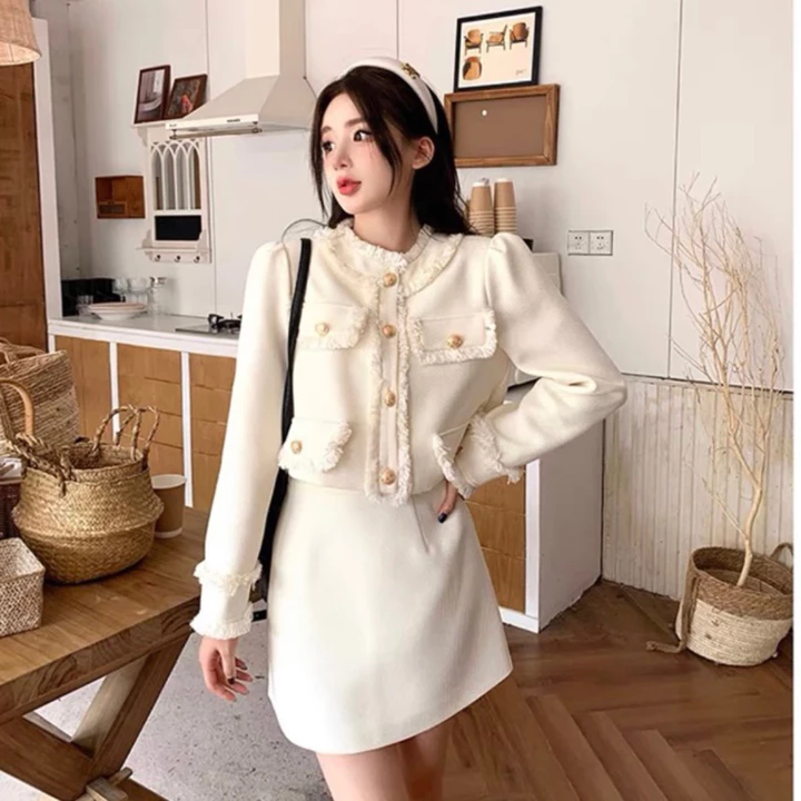 Váy Dạ Xinh Siêu Hot Hàng L1 Fom chuẩn - Áo Dạ Tua Rua Cúc Đồng Kèm Chân Váy Dạ Chữ A Dáng Ngắn Sang Chảnh