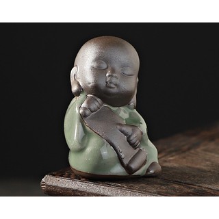 "Tượng Mini Gốm Chú Tiểu Cầm Ki Thi Họa Tiểu Cảnh Trang Trí"