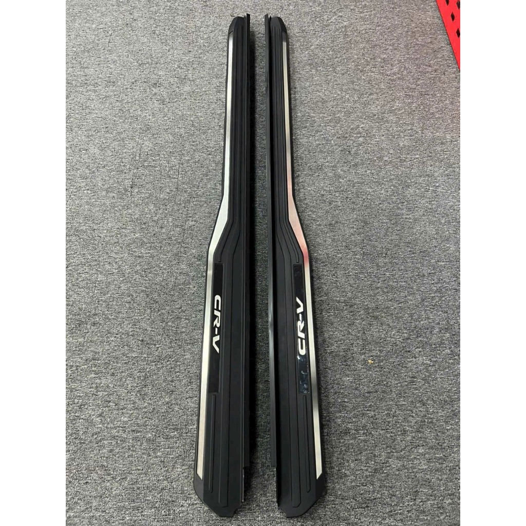 Bậc lên xuống xe Honda Crv 2022-2024, Mẫu vát đen đúc viền crom. Chuẩn Hãng,bền bỉ chắc chắn nặng 18kg