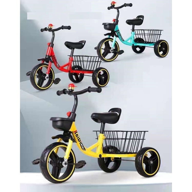Xe đạp ba bánh 601 có cờ cho bé 2-4 tuổi khung thép, yên lót da tặng giỏ đồ chơi cho bé xe 3 bánh mới