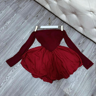 váy trễ vai tay dài bồng xoè kèm quần