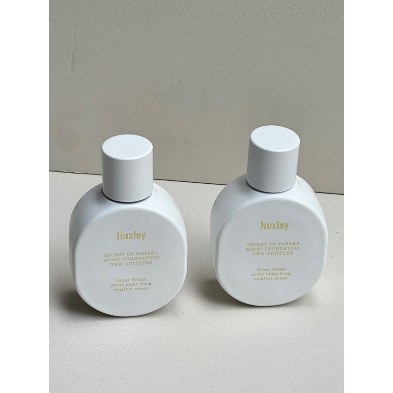  Không vỏ hộp Kem Nền Huxley Moist Foundation Own Attitude (30ml