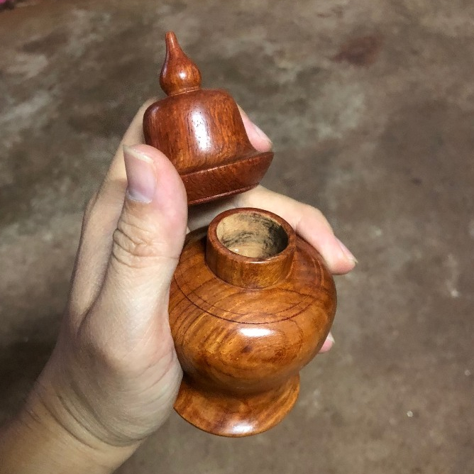 Lọ đựng tăm gỗ Hương và trắc tại xưởng gỗ làng nghề tiện Nhị Khê